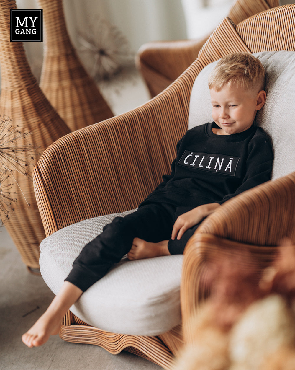 KIDS HOODIES / SWEATERS